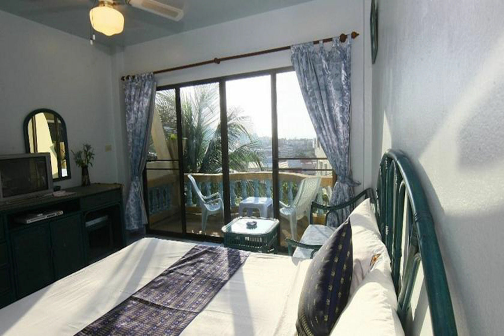 Patong Sunbeach Mansion Kültér fotó